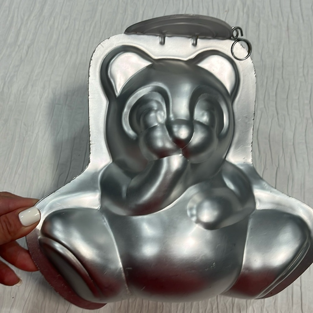 Wilton‎ cake mold panda